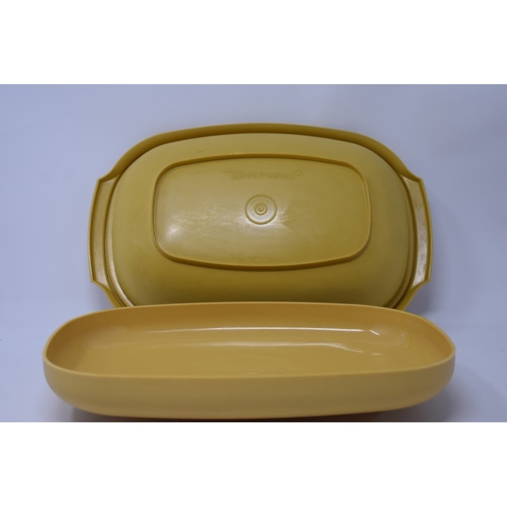 Vintage Tupperware Harvest Gold Oval Casserole Dish w Lid Made in USA - Picture 6 of 6